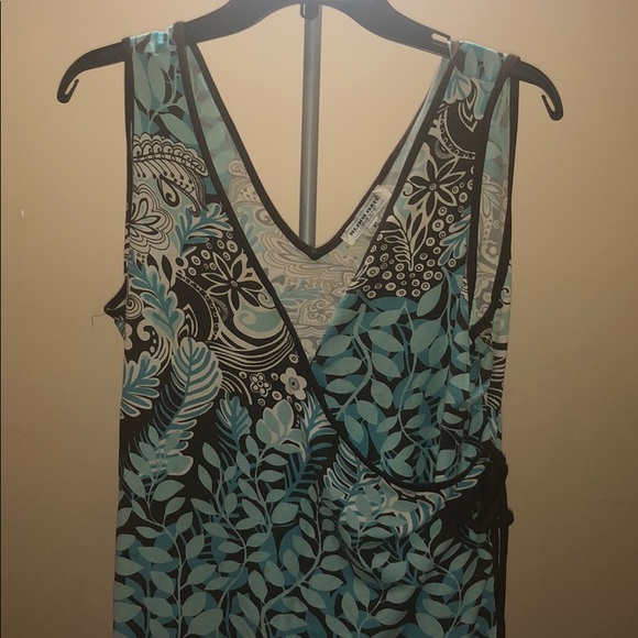 Wrap-around dress - Picture 2 of 3